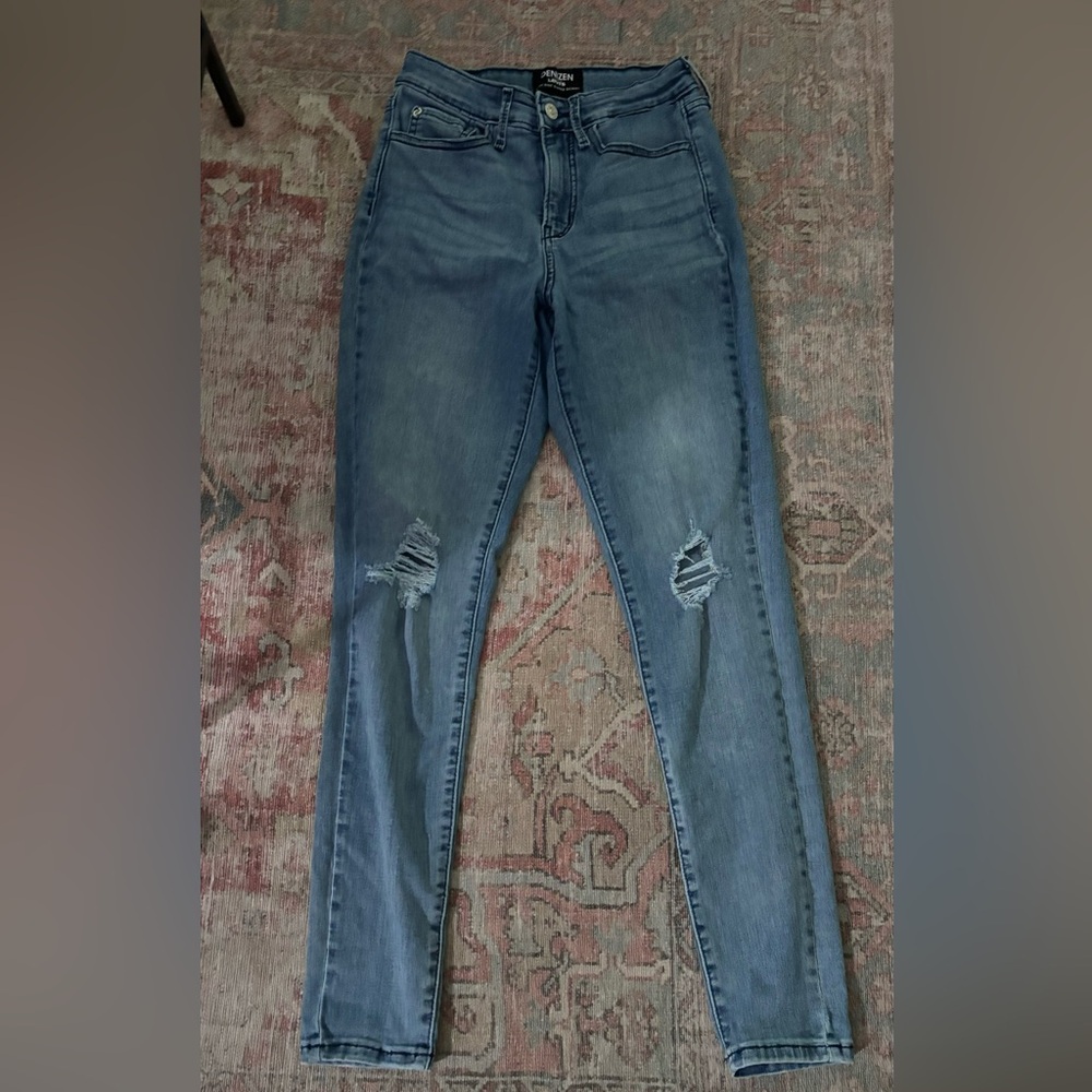 Levi’s blue skinny jeans